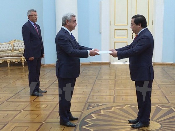 ຫວຽດນາມປາດຖະໜາຢາກຊຸກຍູ້ການພົວພັນກັບອາກເມເນຍຍິ່ງກວ່າອີກ